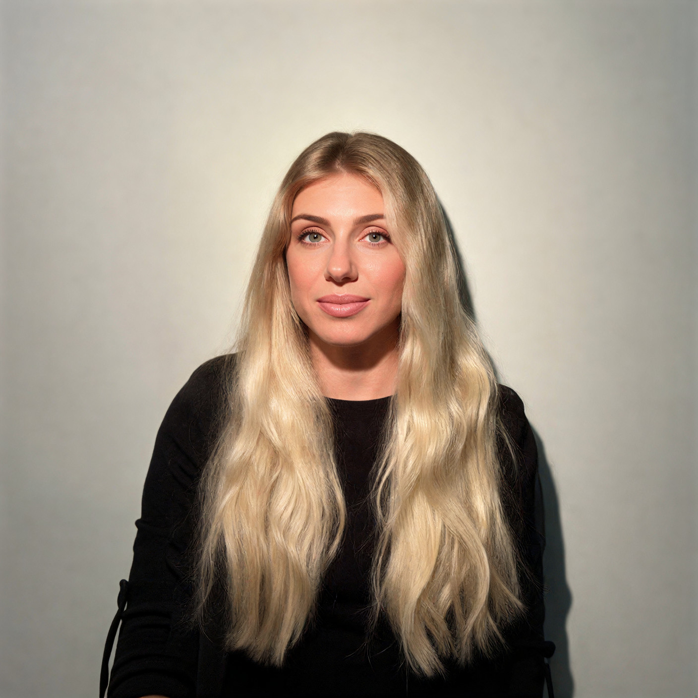 Adela Logli